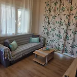 La Petite Maison