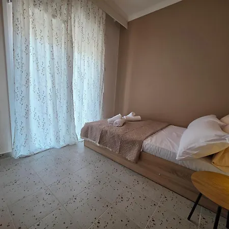 La Petite Maison קאבאלה